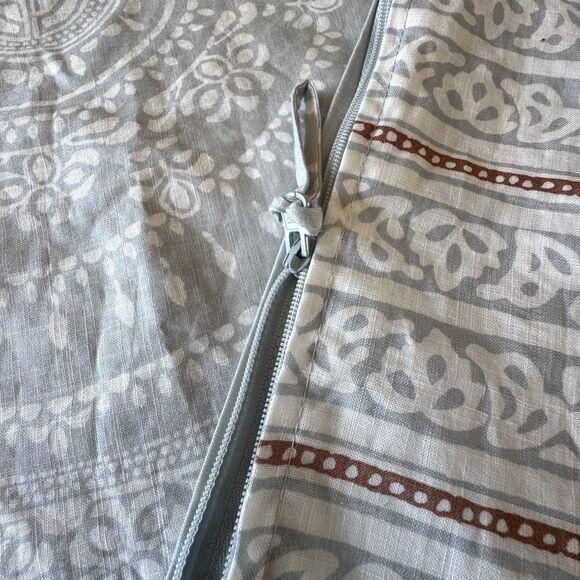 Pottery Barn Dot Medallion Reversible Cotton Euro Sham 26x26" Square Sea Glass - Picture 4 of 9